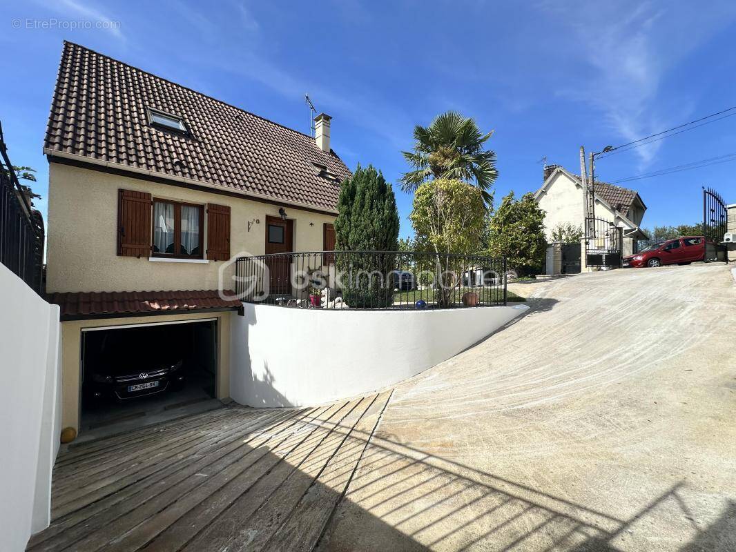 Maison à CORBEIL-ESSONNES