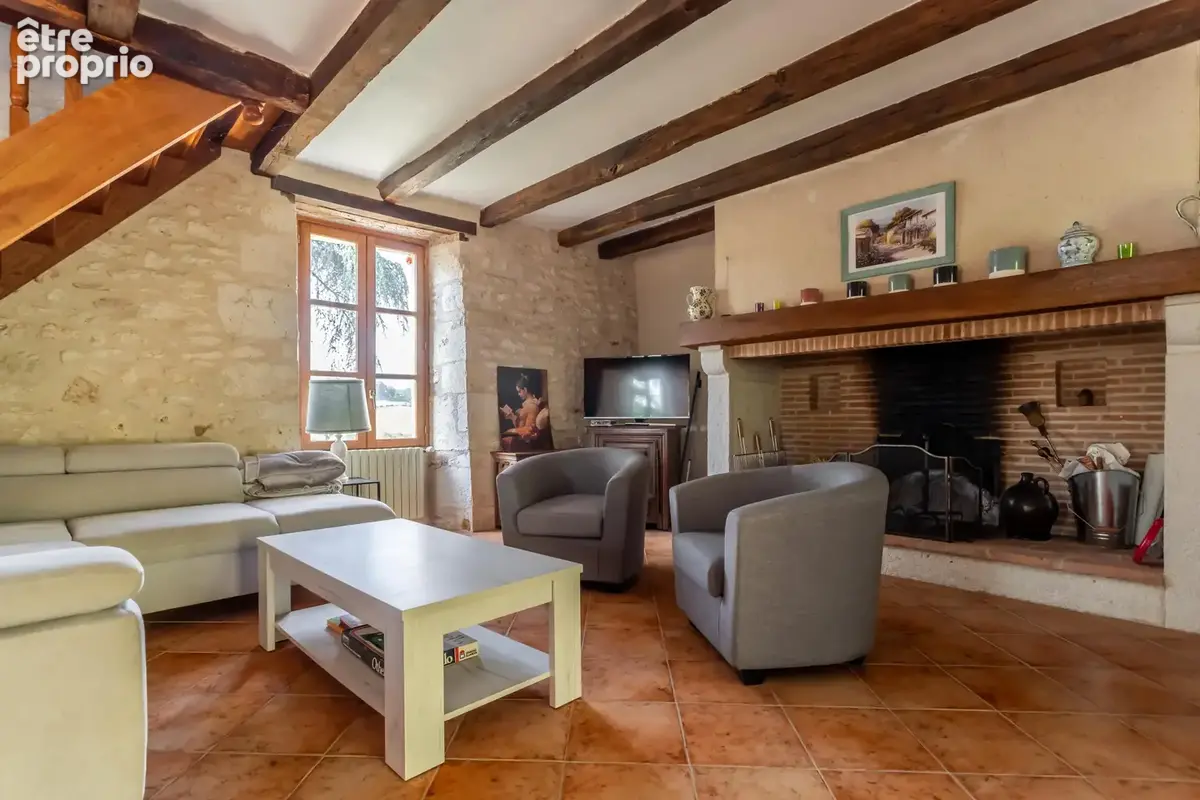 Maison de campagne avec pigeonnier attenant et dépendances - photo 6