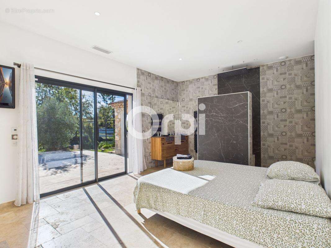 Maison à MONTAUROUX