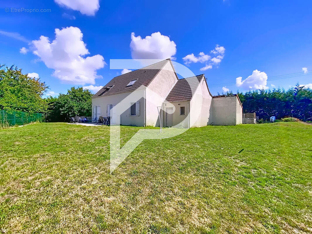 Maison à VERT-EN-DROUAIS