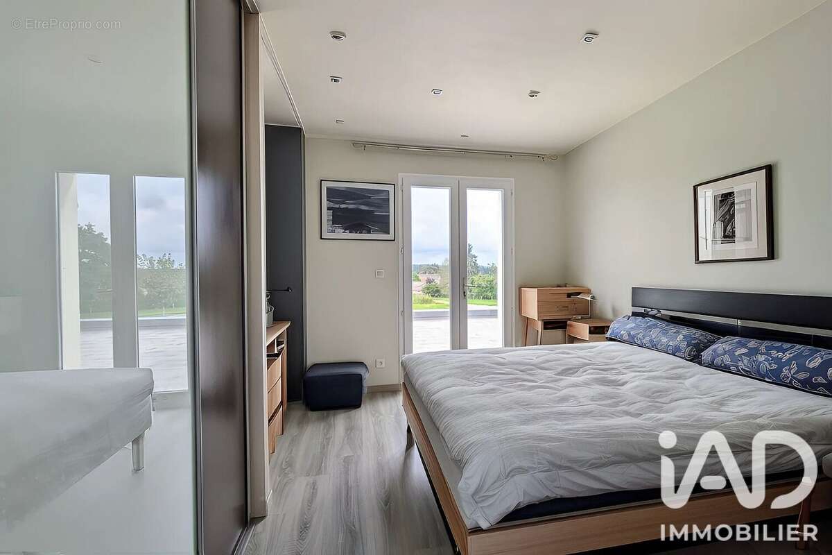 Maison 146 m² à Boussac  - photo 6