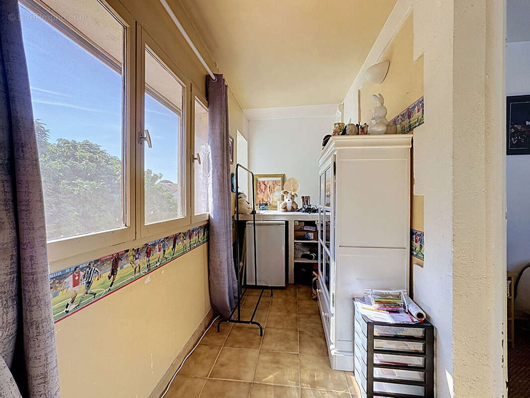 Vendre ensemble immobilier de 395 m² avec piscine à arles - photo 17