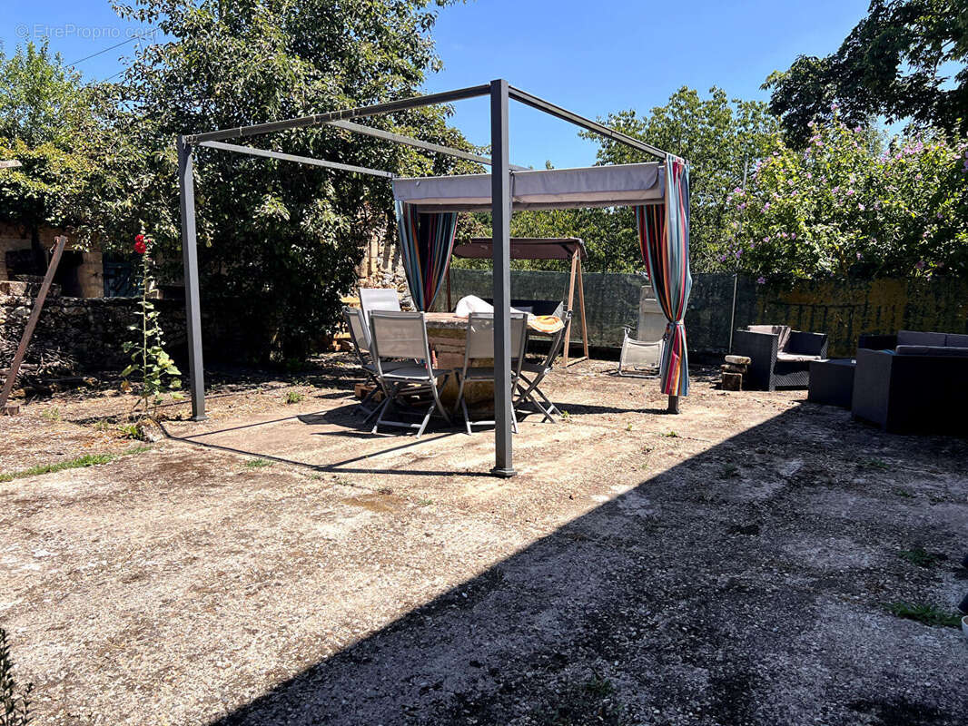 Maison de caractère à rénover avec potentiel - photo 13