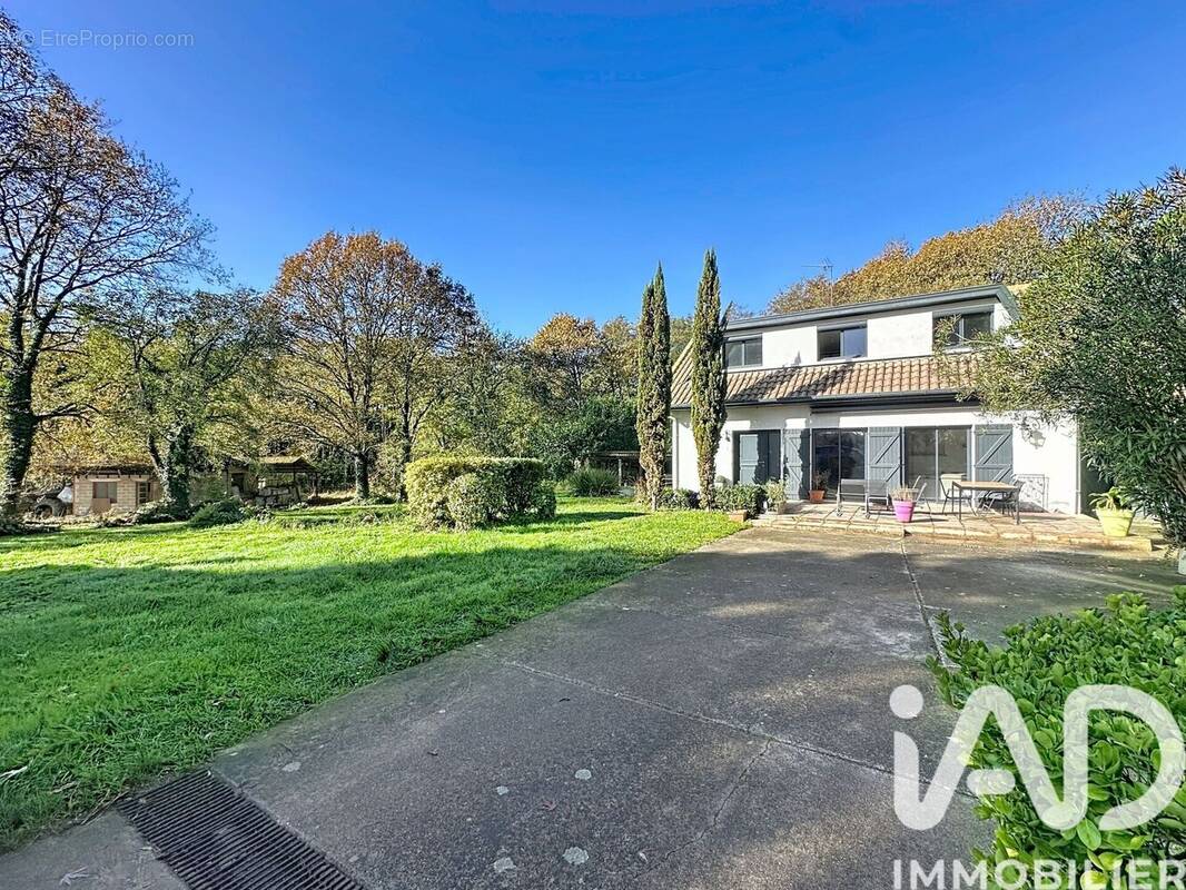 Photo 1 - Maison à PUJO-LE-PLAN