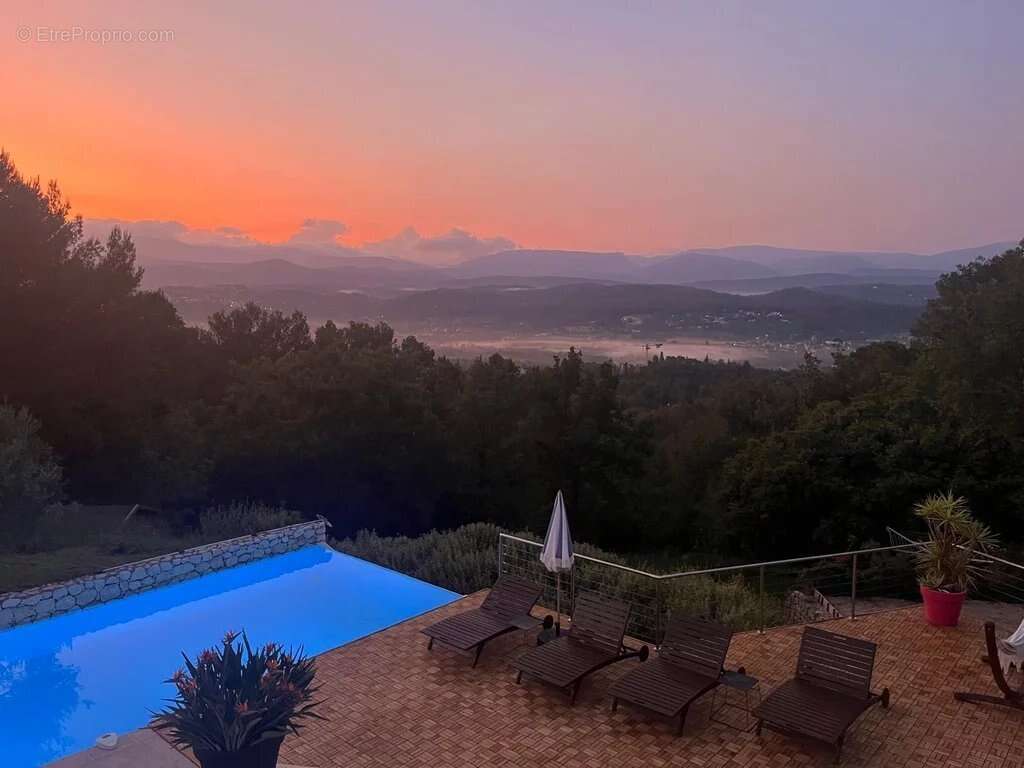 Maison à TOURRETTES