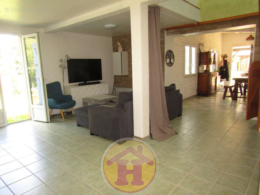 Maison à SAINT-MARTIN-DE-JUSSAC