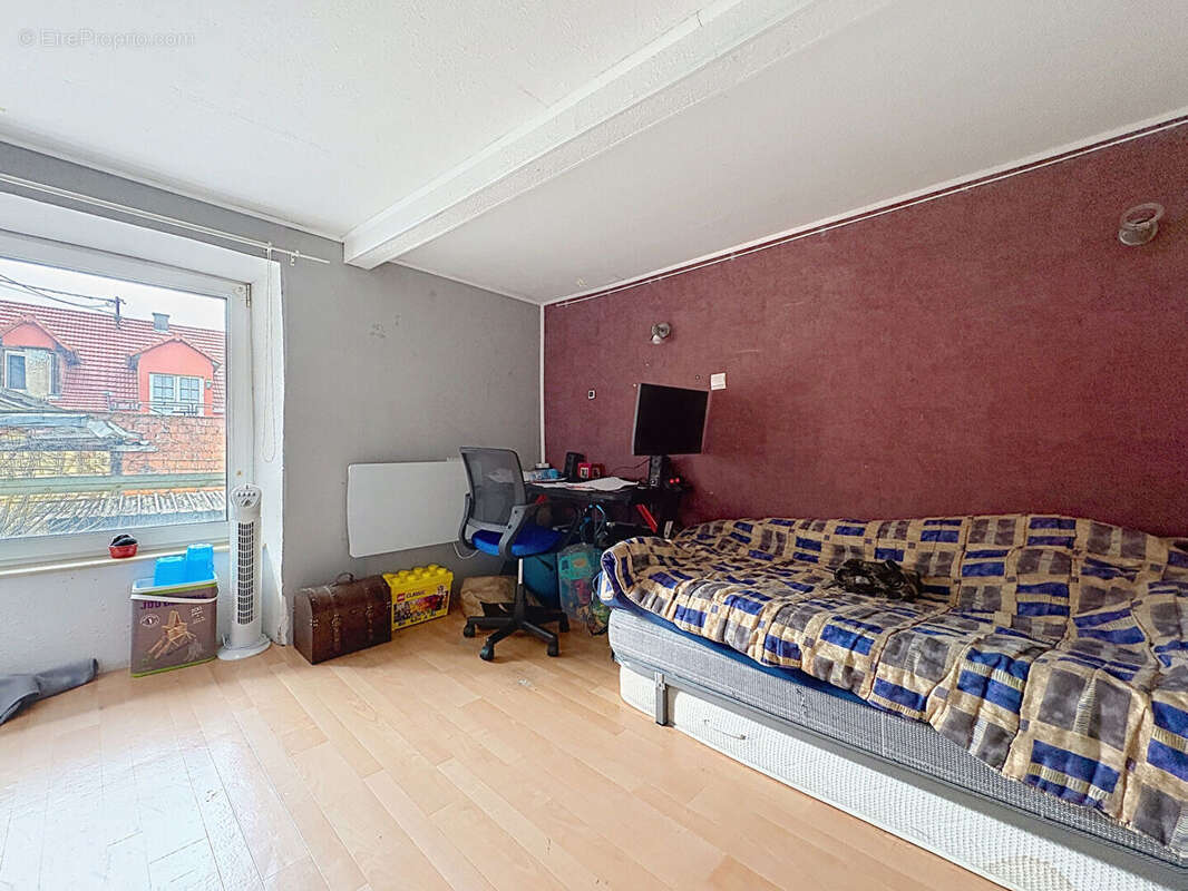 Maison de ville avec terrasse à rénover - photo 8