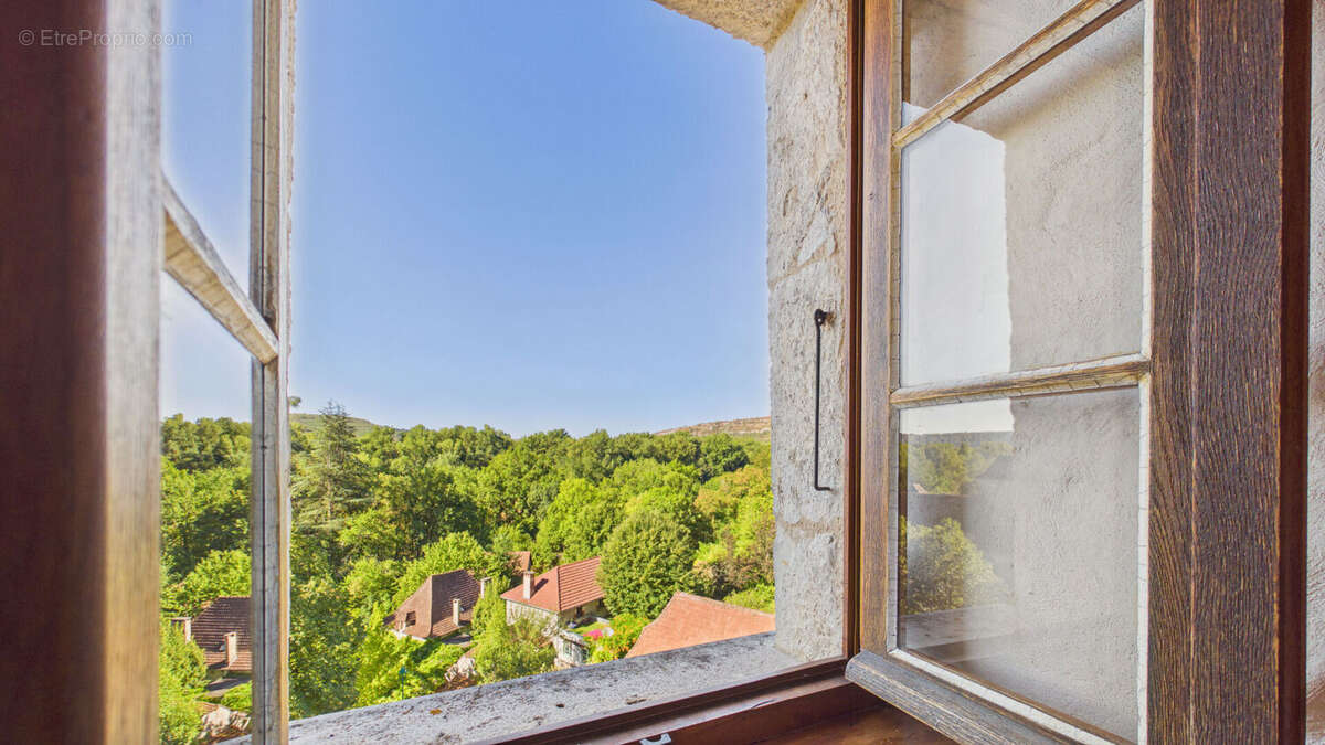 Maison perchée au bout d une impasse ! - photo 5