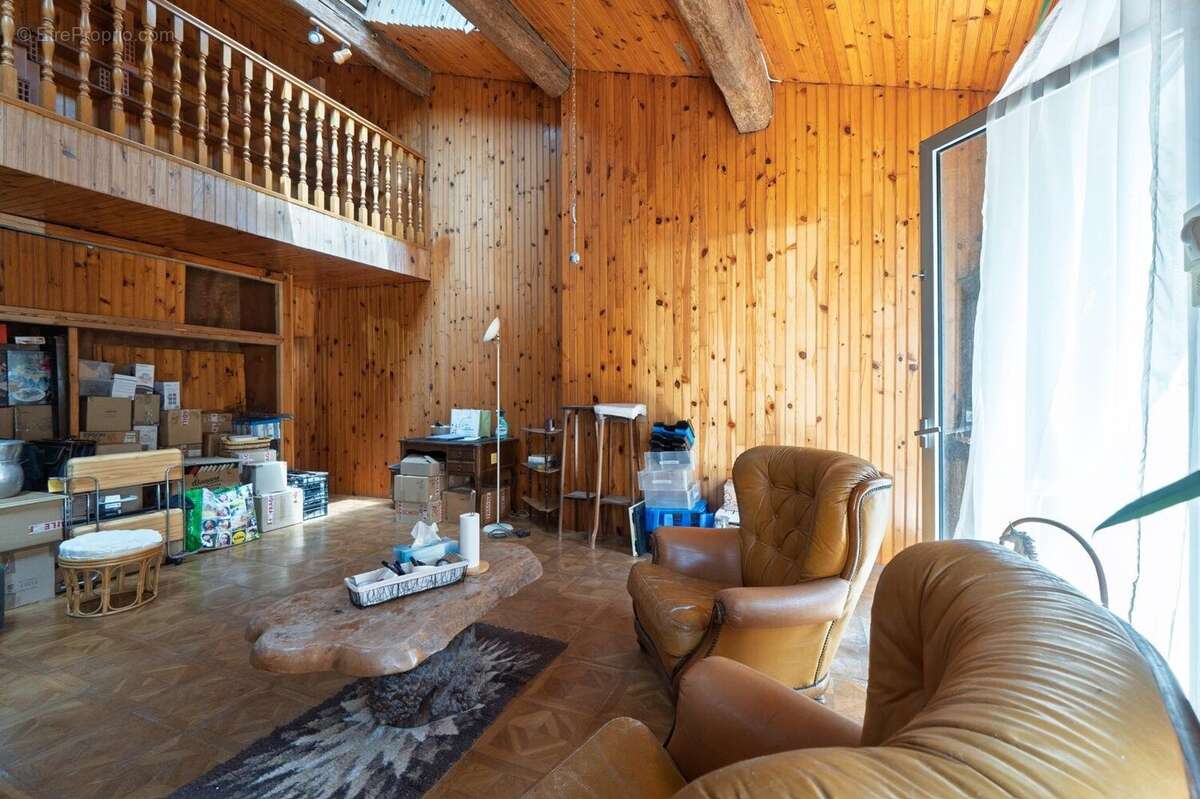 Entre le centre-ville et le Quartier Haut, l'un des secteurs les plus recherchés et pittoresques de Sète, découvrez une opportun - photo 3