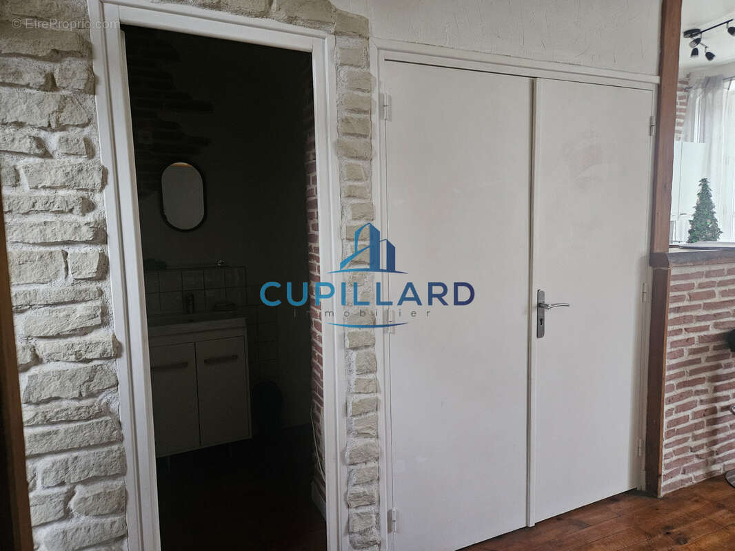 Appartement à LE COTEAU