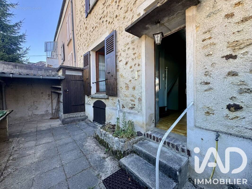 Photo 1 - Maison à BOISSY-LE-CHATEL