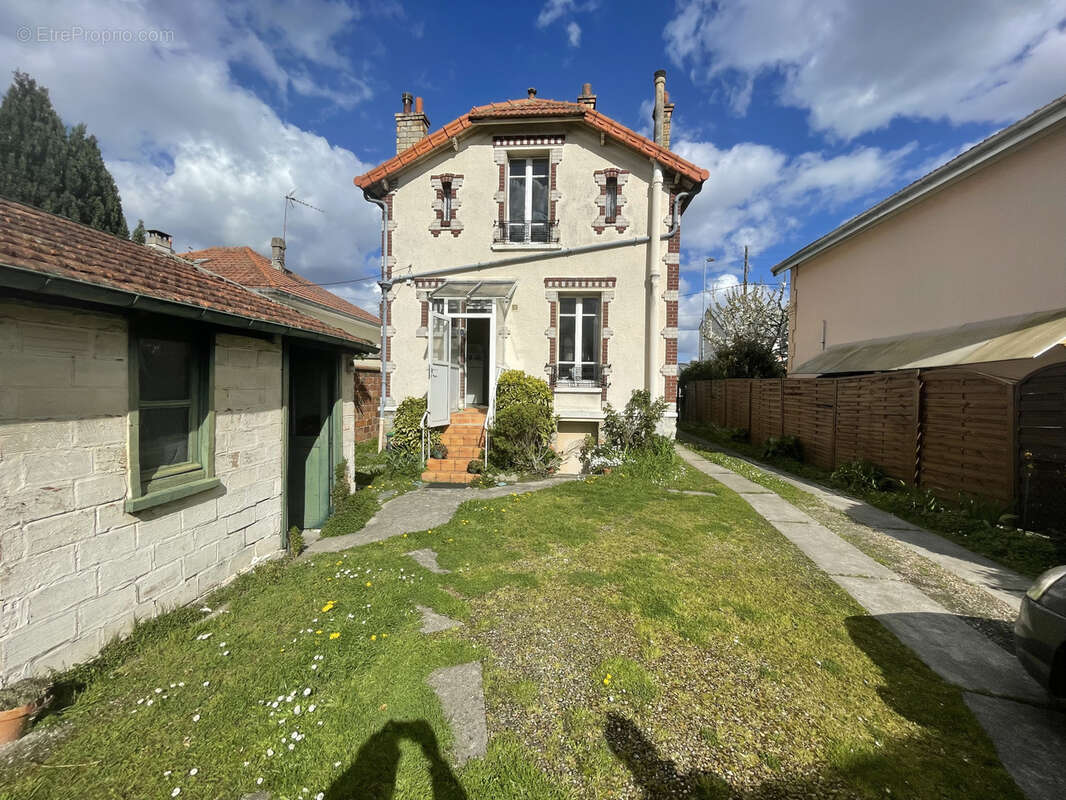Maison à HOUILLES