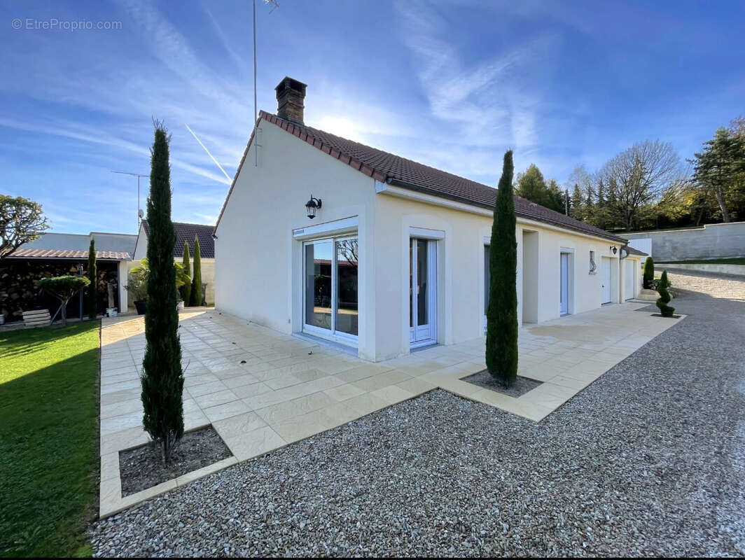 Maison à SAINT-HILAIRE-SOUS-ROMILLY