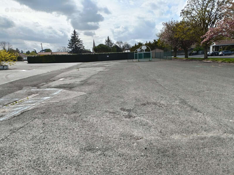 Commerce à AIRVAULT