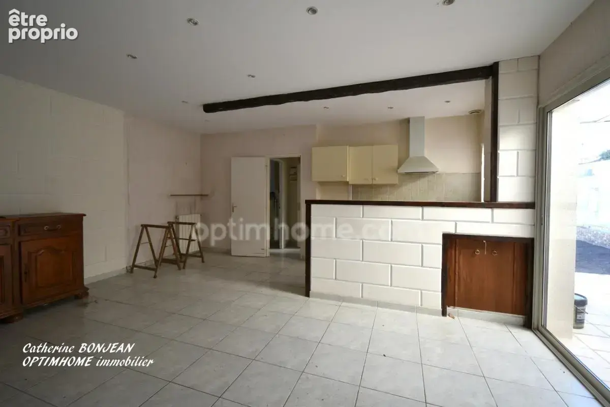 Petite maison mitoyenne de Plain-pied fonctionnelle 2 chambres avec potentiel - Emplacement privilégié à Blanquefort - photo 3