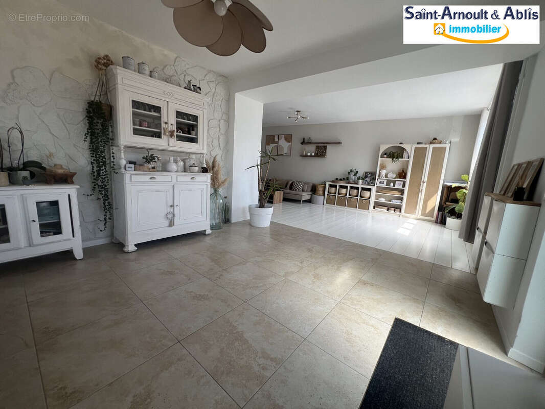 Maison 190 m² à Saint-Martin-De-Brethencourt  - photo 3
