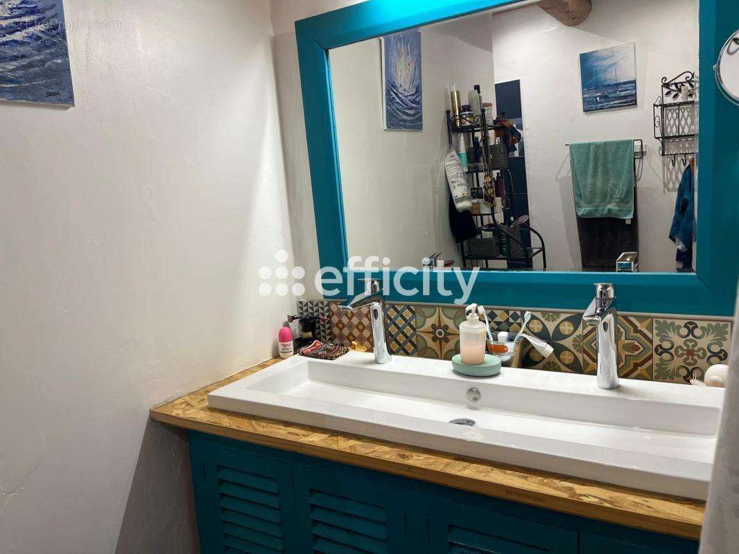 Maison 240 m² à Martigues  - photo 10