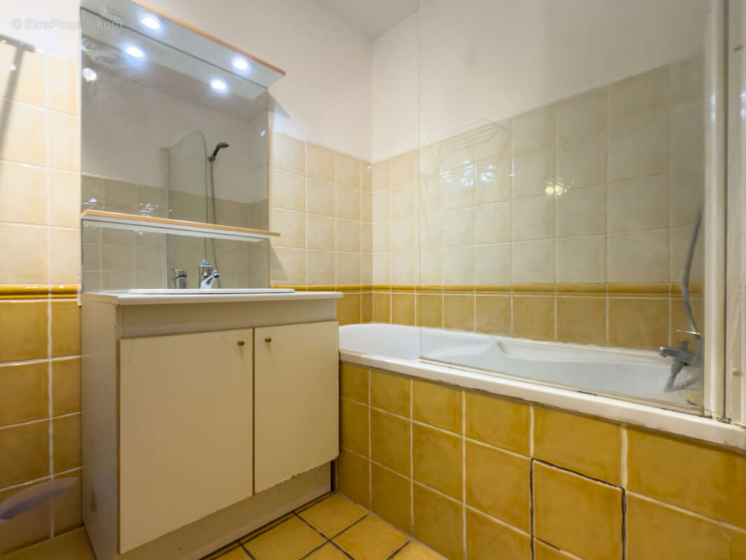 Appartement à LA LONDE-LES-MAURES