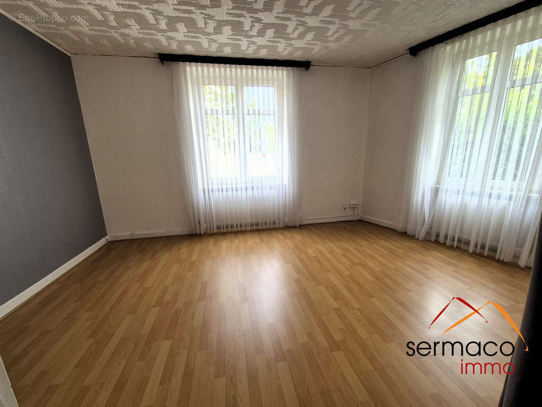 séjour lumineux 20 m2 - Maison à SARREGUEMINES