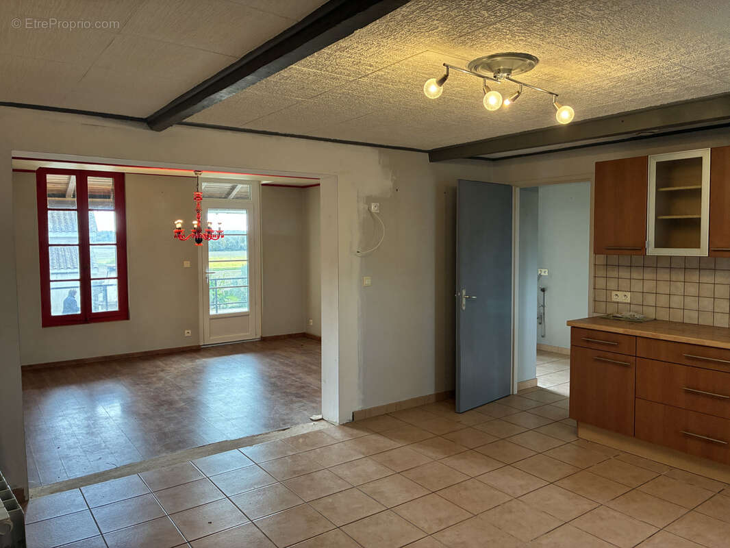 Maison à SAINT-MAGNE-DE-CASTILLON