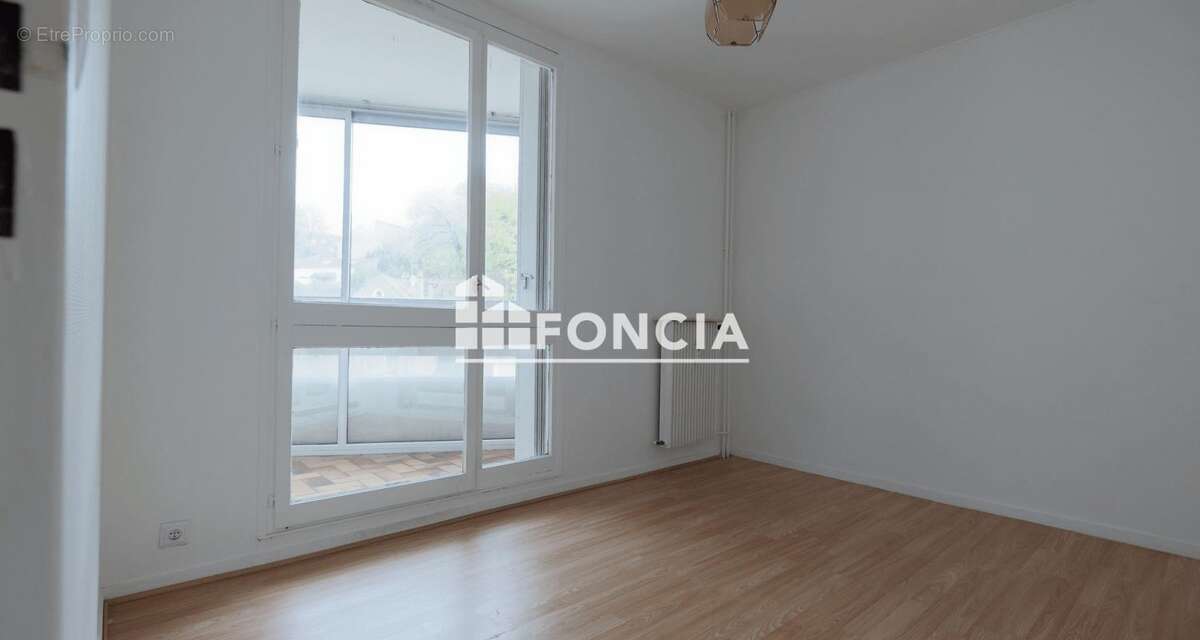 Appartement à CORBEIL-ESSONNES