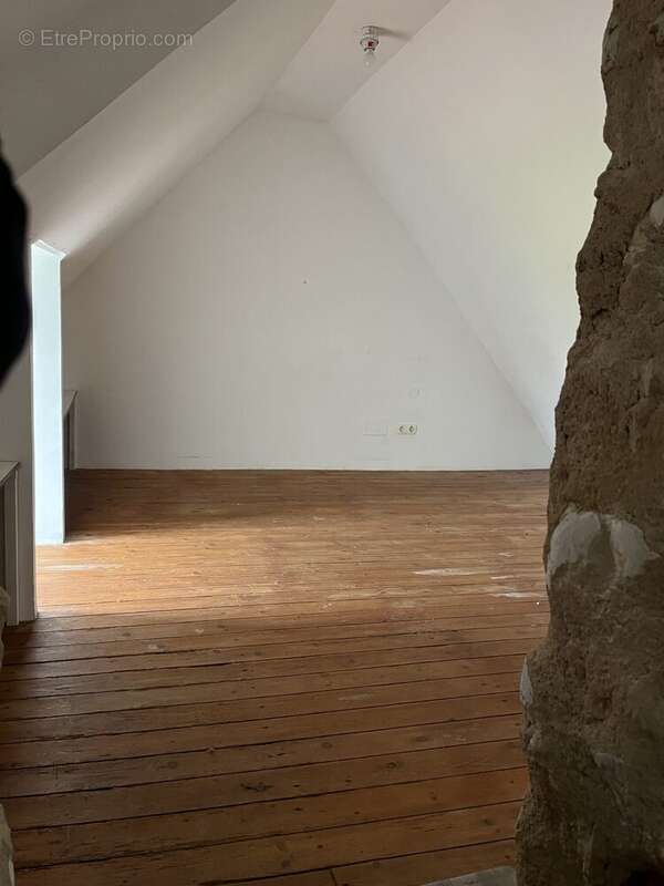 BUREAU - Maison à NALLIERS