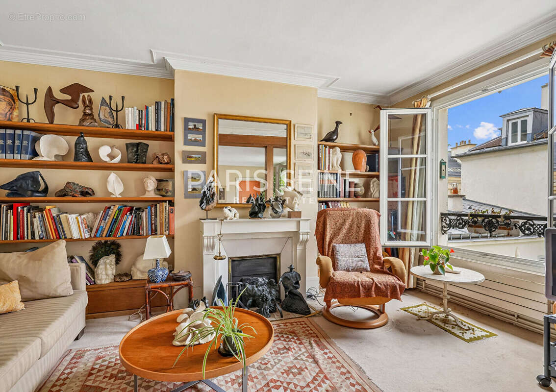 Appartement à PARIS-7E