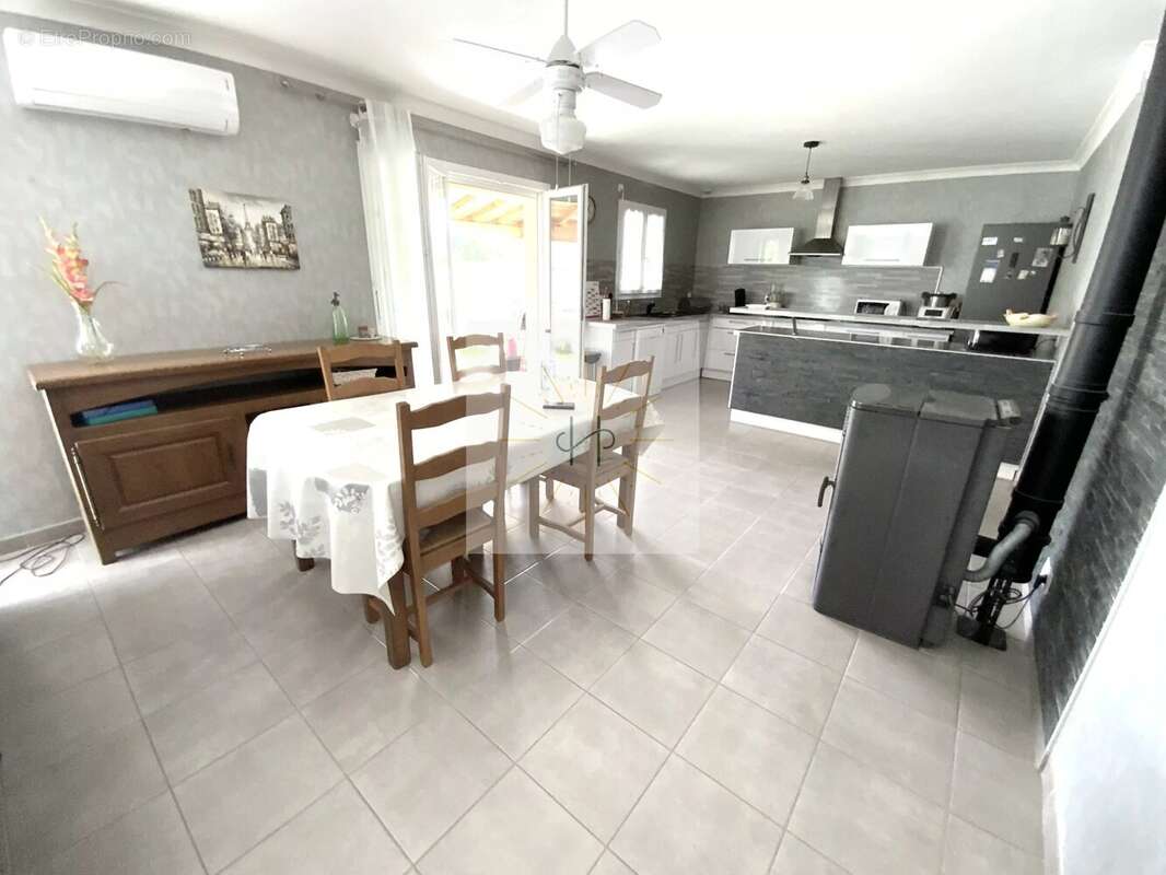 Maison à MONTELIMAR