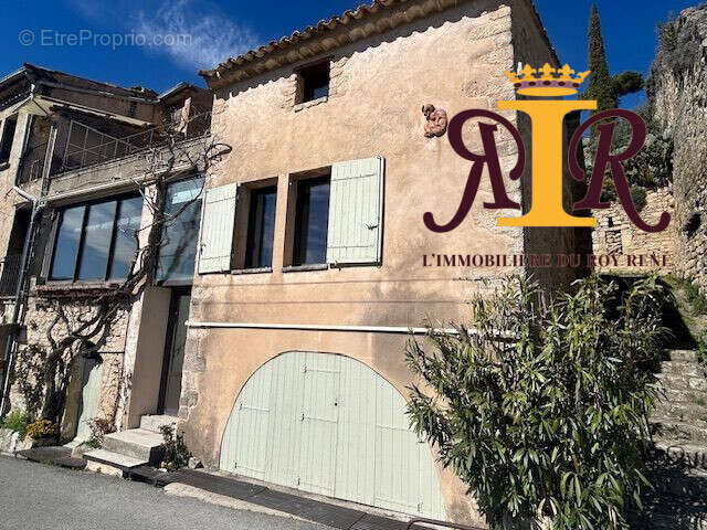 Maison à BONNIEUX
