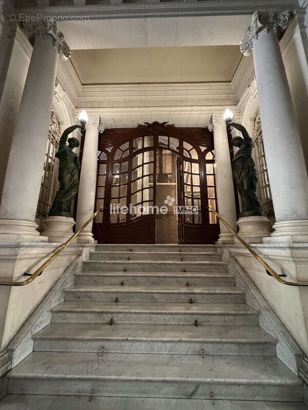 Appartement à MARSEILLE-1E
