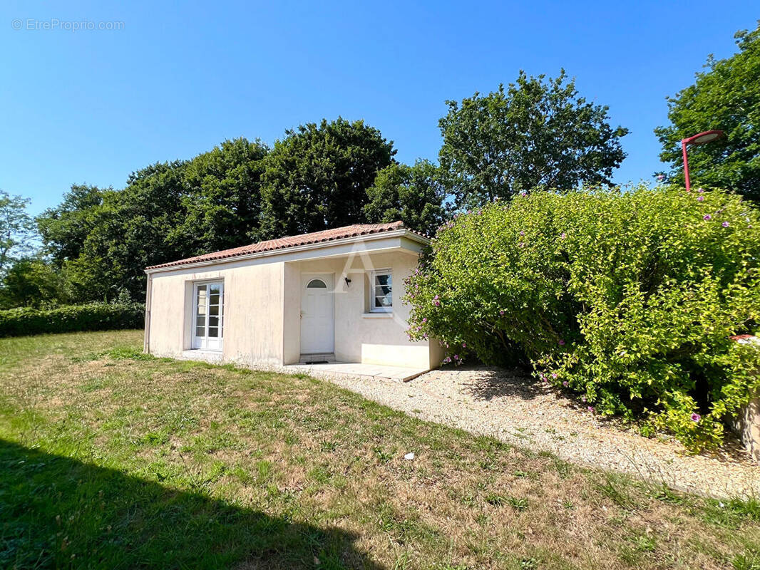 Maison à GROSBREUIL