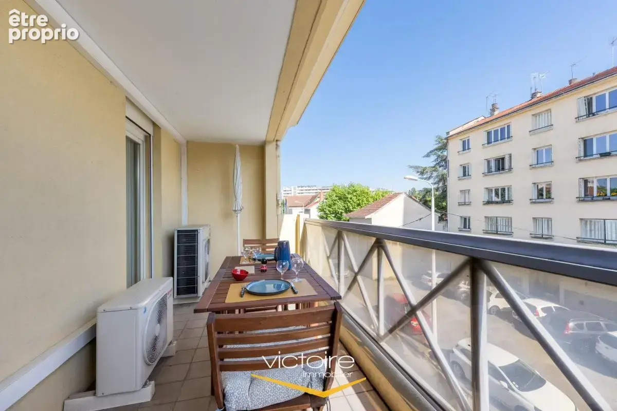 Lyon 3ème Montchat - Lumineux Duplex avec 2 balcons - T3 bis possibilité T4 bis - photo 12