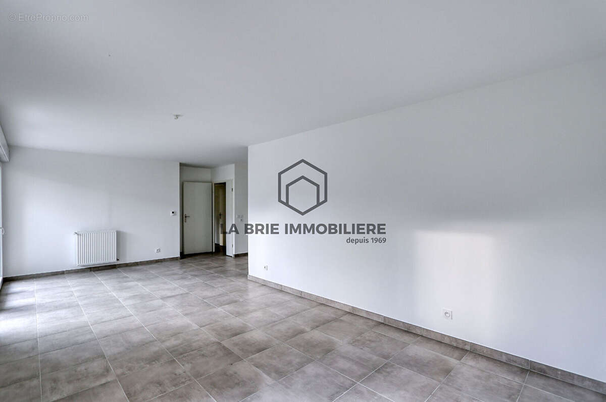 Appartement à EMERAINVILLE
