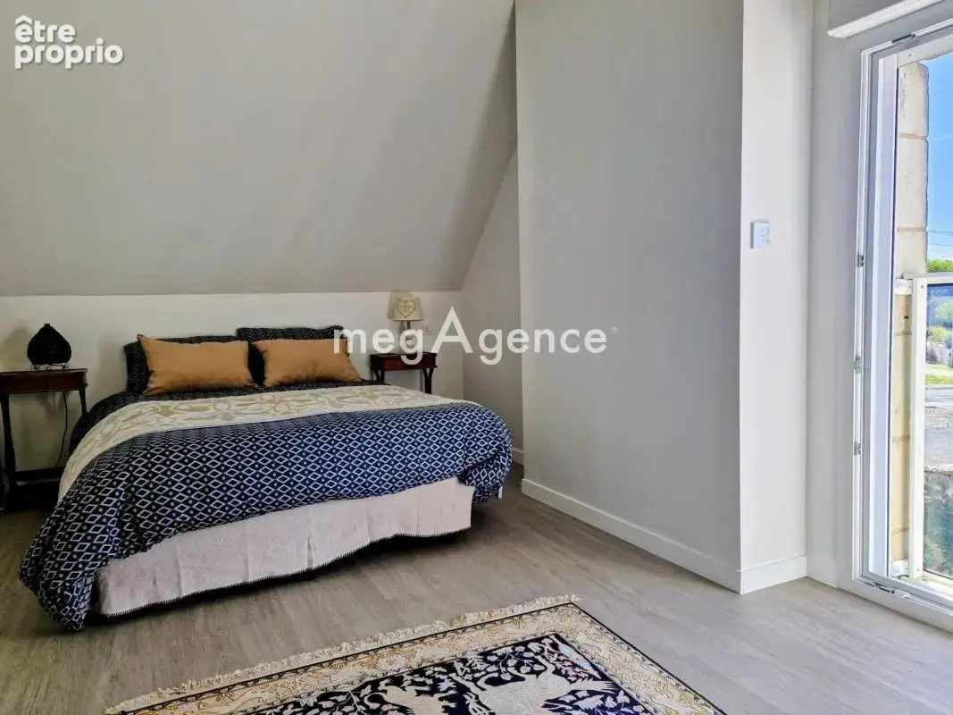 Rare en centre ville de LONGUE JUMELLES. Une propriété familiale avec le charme de l'ancien revisité avec élégance. Un atout rar - photo 5