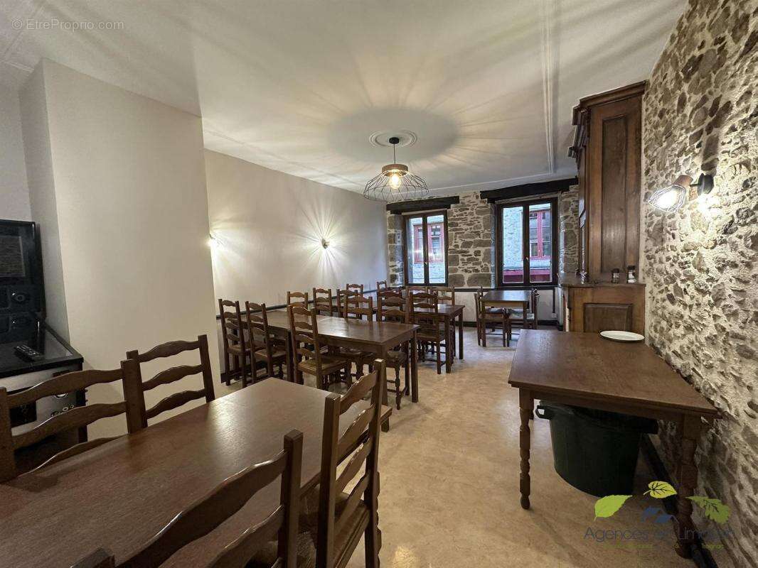 Appartement à SAINT-LEONARD-DE-NOBLAT