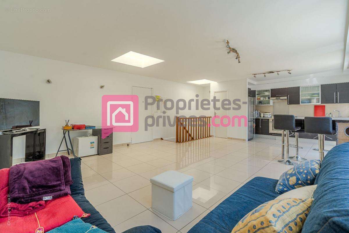 Appartement à SAINT-MAUR-DES-FOSSES