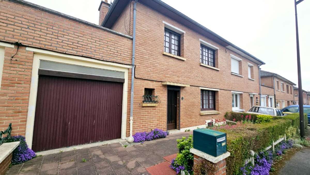 Maison 4 pièces / 80 m² / 128 000 EUR / ARRAS - photo 2