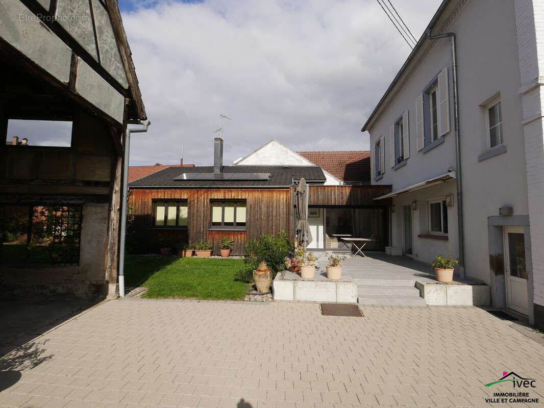 Maison 328 m² à Erstein  - photo 4