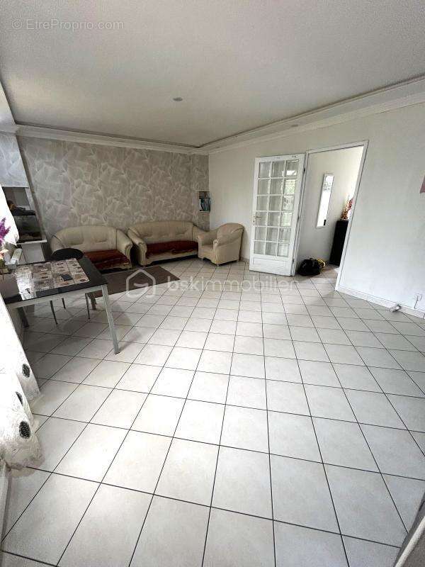 Maison à GOUSSAINVILLE