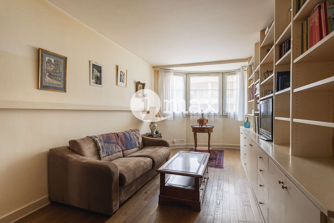 Appartement à LEVALLOIS-PERRET