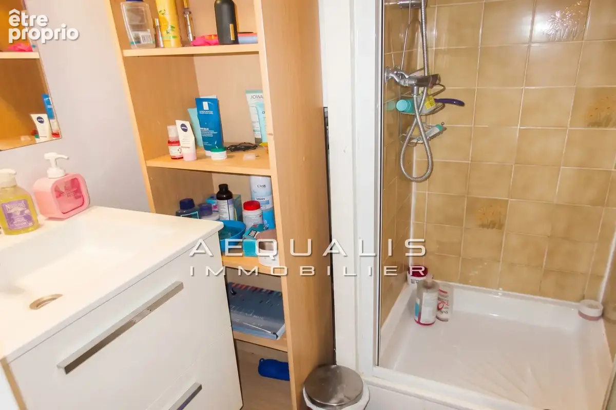 Appartement 94 m² à Saint-Laurent-Du-Var  - photo 9