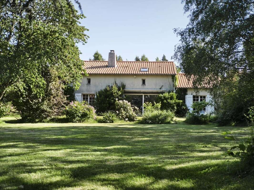 Maison à ROUILLE