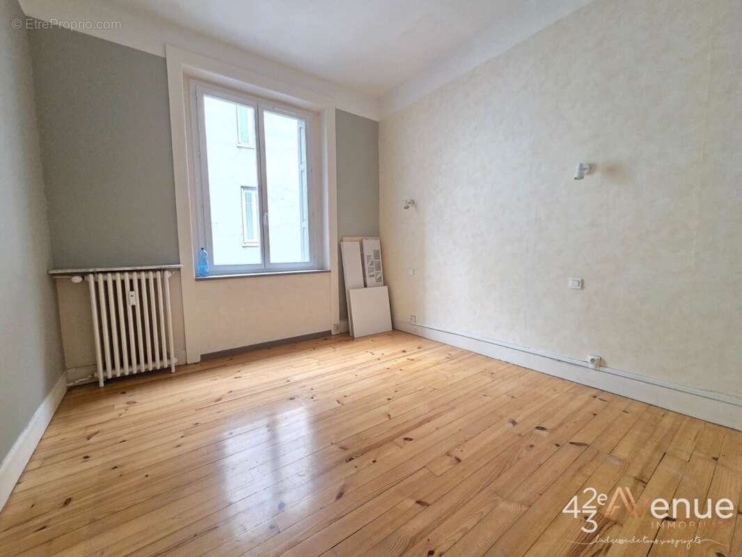 Appartement à SAINT-ETIENNE