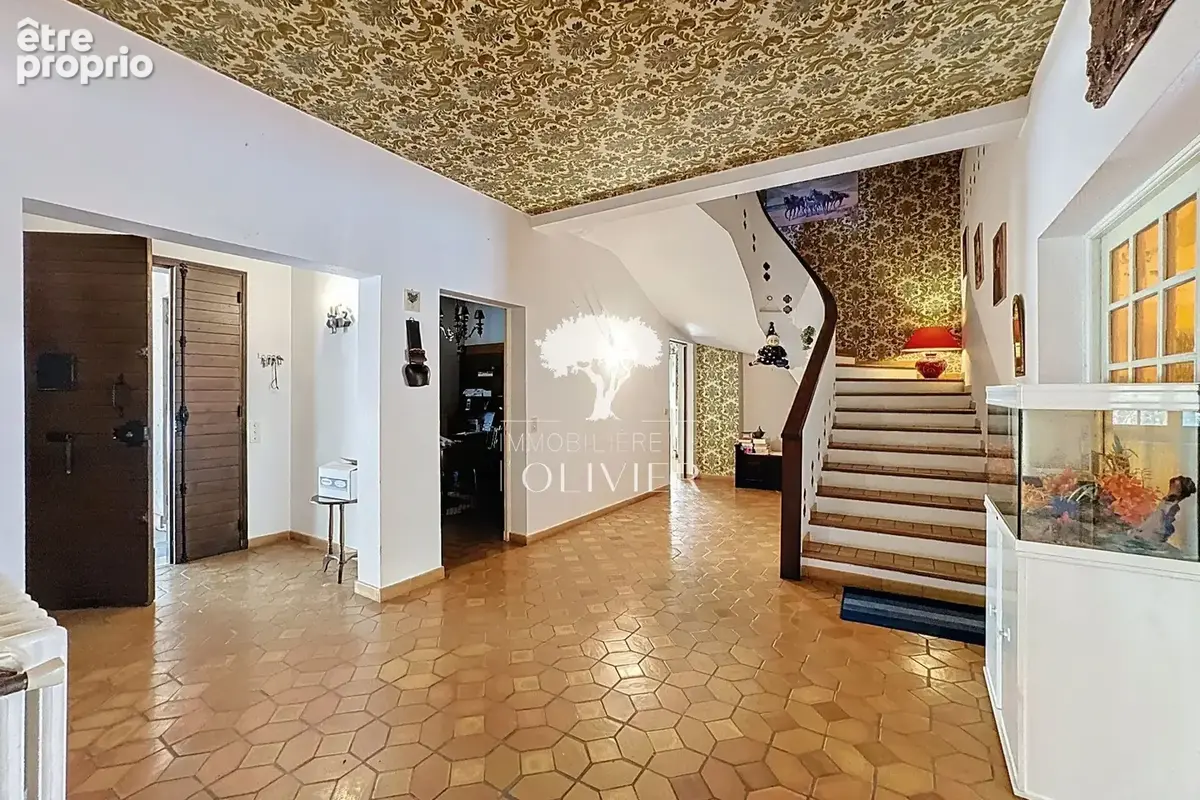Maison 9 pièces 266 m² à vendre à Saignon (84400) - photo 8