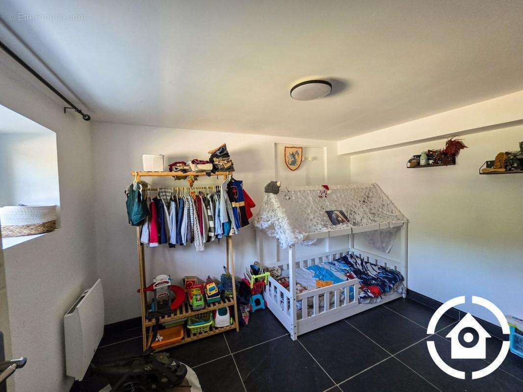 ? Maison familiale sur sous-sol - 4 chambres + studio - T - photo 23