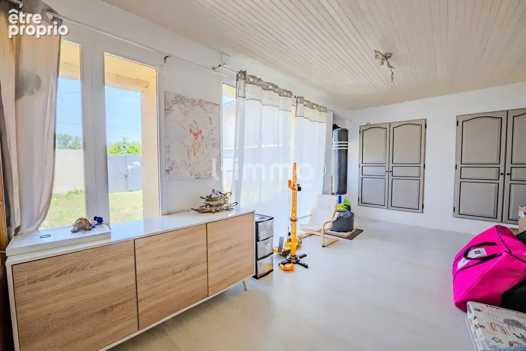 Maison de caractère rénovée – piscine et grands volumes - photo 7