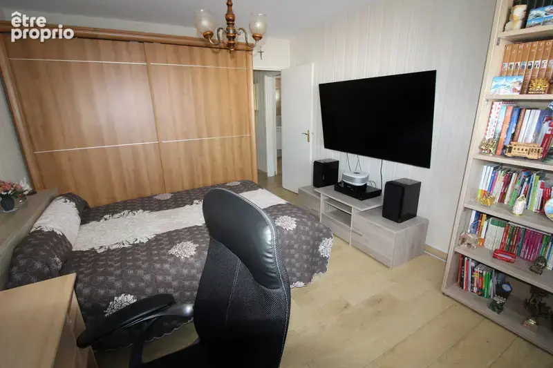 Appartement avec ASCENCEUR à vendre avec 3 CHAMBRES et 5 pièces LA ROCHE SUR YON (85) - photo 26