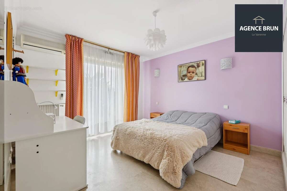 Maison à CHENNEVIERES-SUR-MARNE