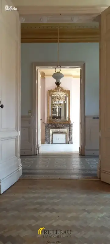 Ensemble immobilier 320 m2 avec dépendances en centre-ville de Saint-Savin - photo 7