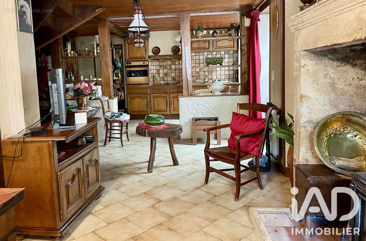 Maison 125 m² à Saint-Jean-De-Cole  - photo 5